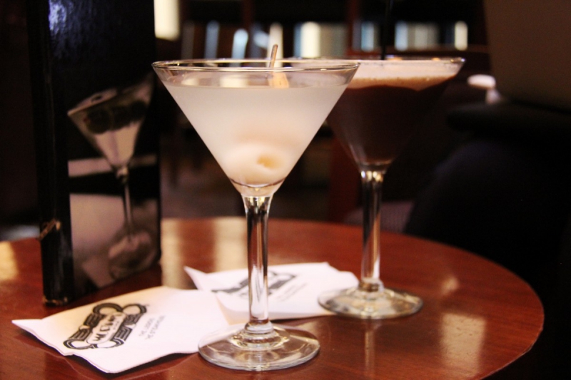 boite-nuit-TOURRETTES-min_martini_bar_lychee_chocolate_alcohol_liquor_happy_hour_happy-910161